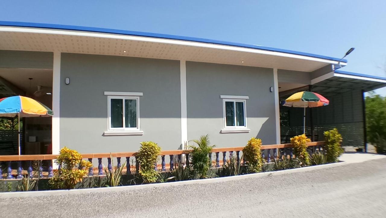 Hi Tech Resort Kabin Buri エクステリア 写真