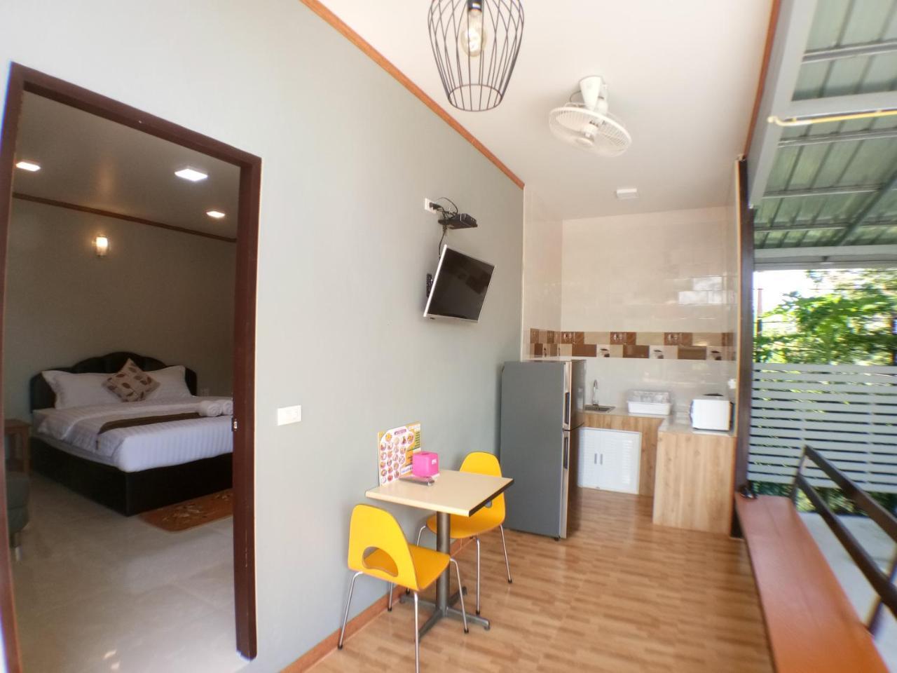 Hi Tech Resort Kabin Buri 部屋 写真