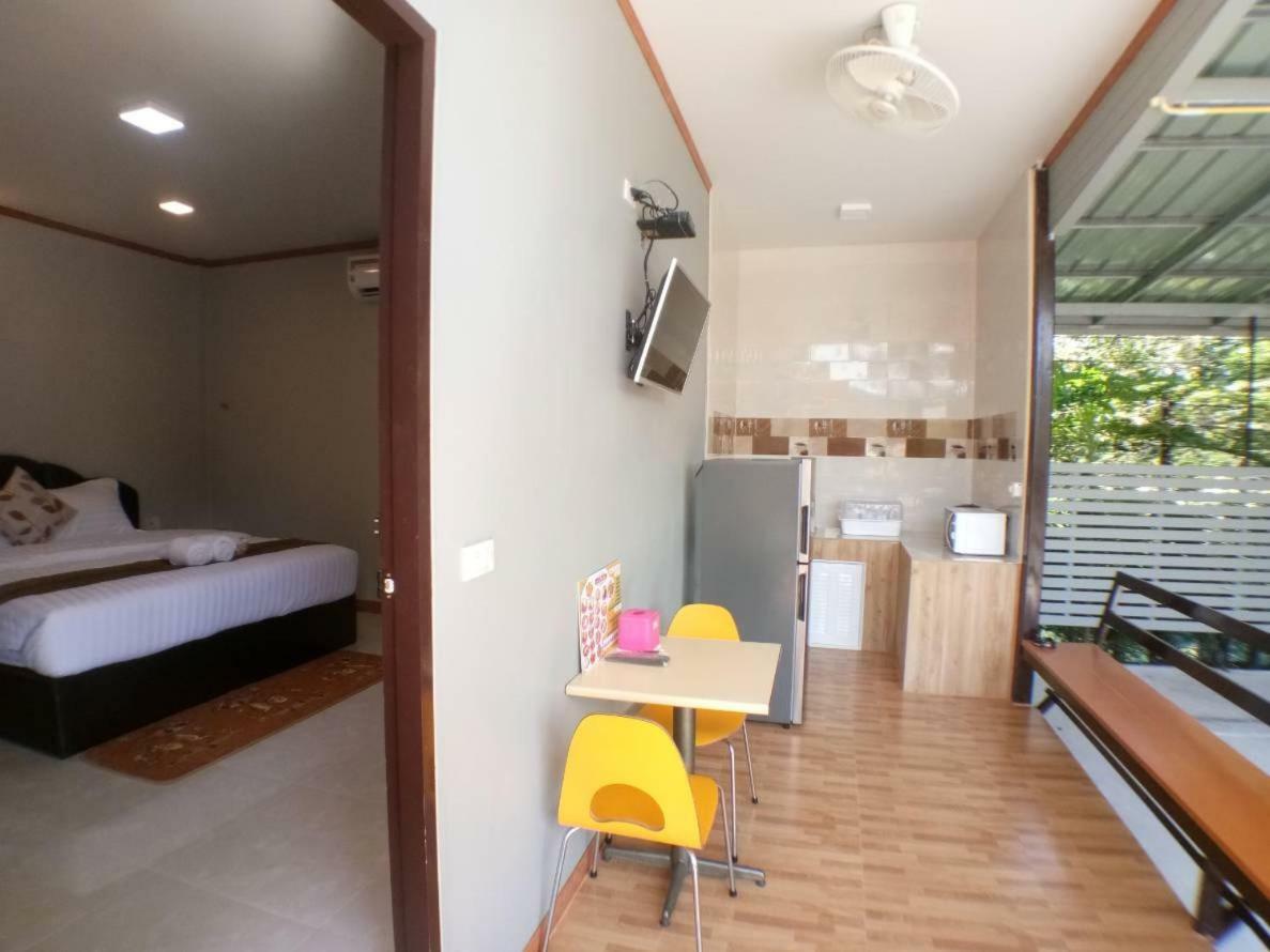 Hi Tech Resort Kabin Buri エクステリア 写真