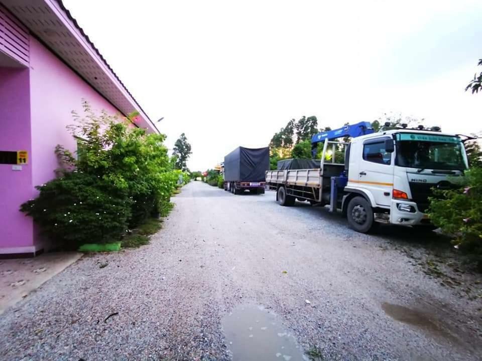 Hi Tech Resort Kabin Buri エクステリア 写真